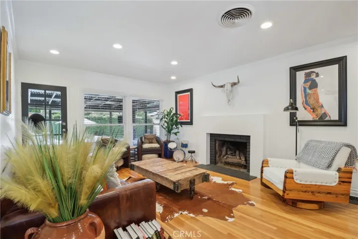10245 Newhome Avenue, Sunland, California 91040