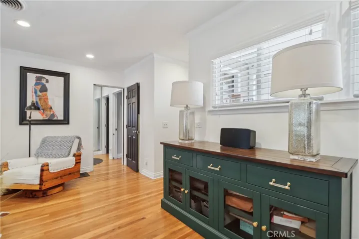 10245 Newhome Avenue, Sunland, California 91040