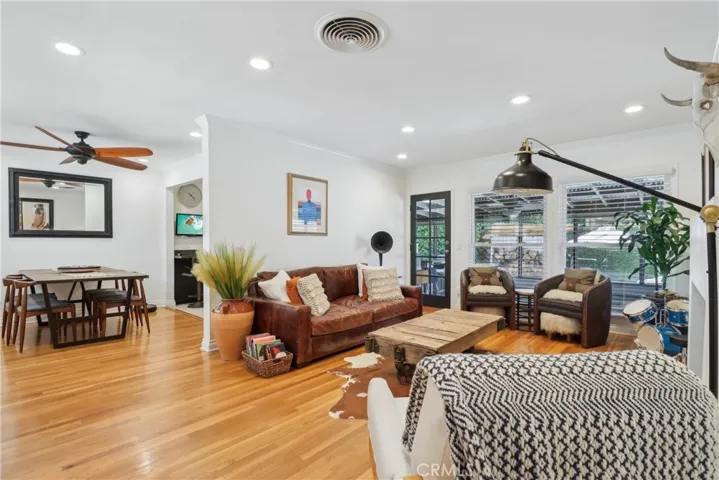10245 Newhome Avenue, Sunland, California 91040