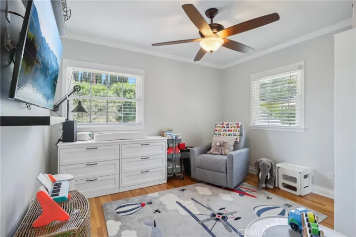 10245 Newhome Avenue, Sunland, California 91040