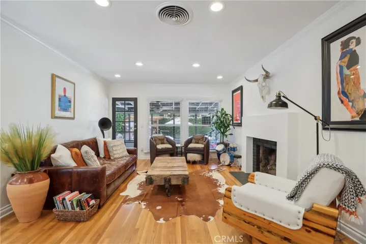 10245 Newhome Avenue, Sunland, California 91040