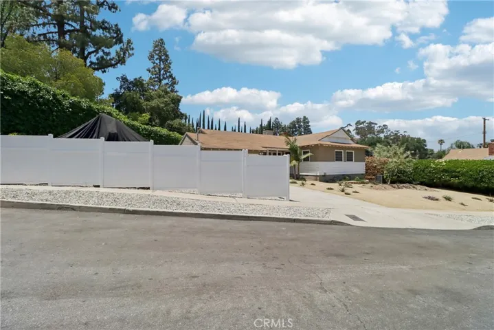 10245 Newhome Avenue, Sunland, California 91040