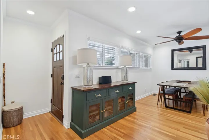 10245 Newhome Avenue, Sunland, California 91040