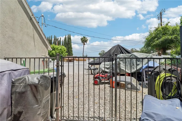 10245 Newhome Avenue, Sunland, California 91040