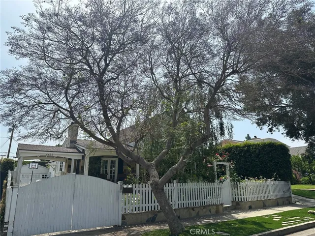 4422 Placidia Avenue, Toluca Lake, California 91602