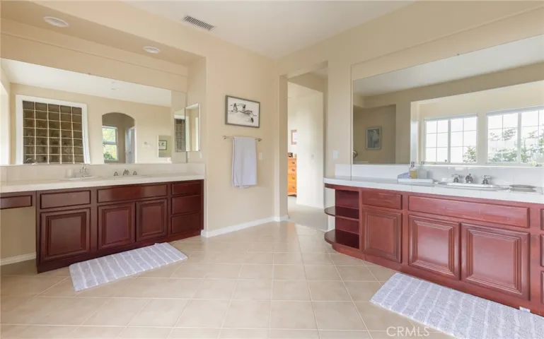 733 Vista Point Circle, Vista, California 92084