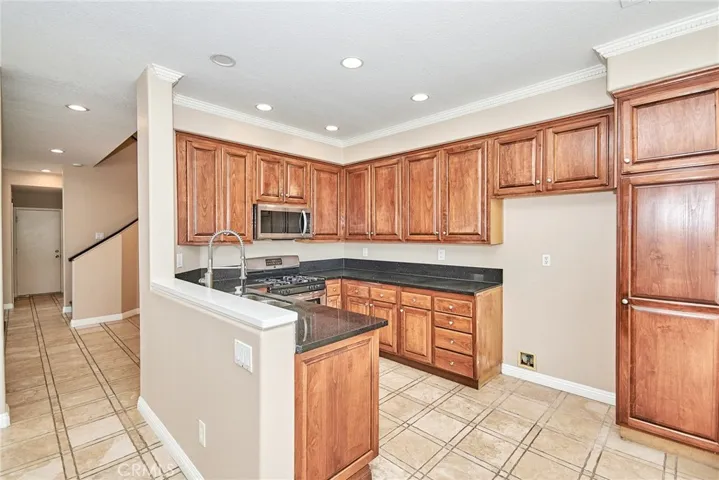 914 S Lone Pine Lane, Anaheim Hills, California 92808