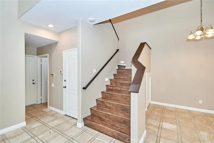 914 S Lone Pine Lane, Anaheim Hills, California 92808
