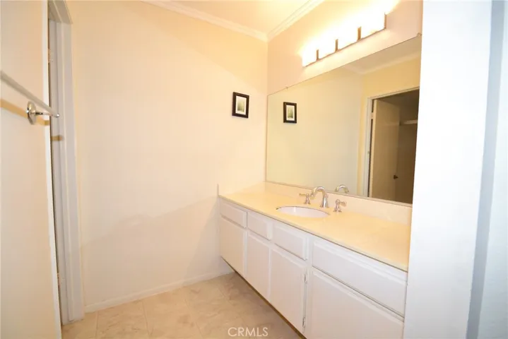 2559 Plaza Del Amo 115, Torrance, California 90503