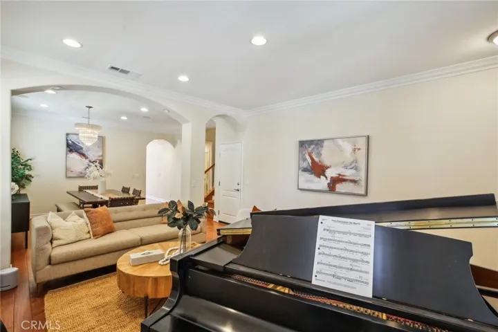 2107 Canyon Circle, Costa Mesa, California 92627