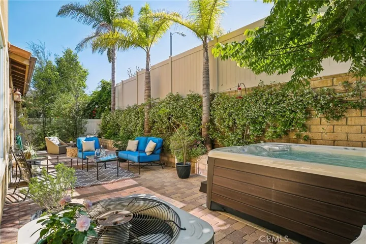 AWESOME JACUZZI!
