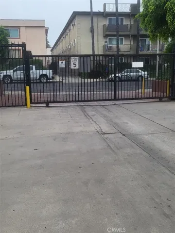 5400 Newcastle Avenue 40, Encino, California 91316