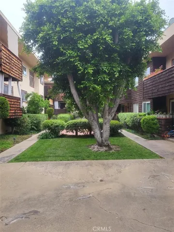 5400 Newcastle Avenue 40, Encino, California 91316