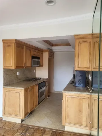 5400 Newcastle Avenue 40, Encino, California 91316