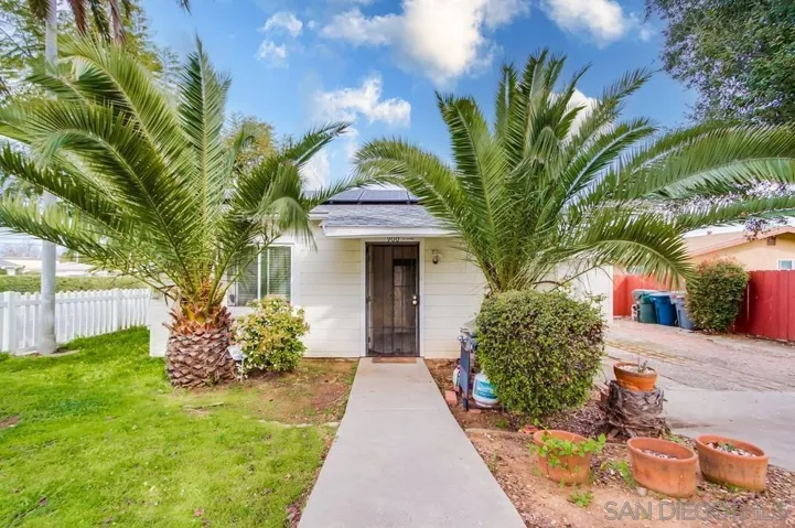 900 E 2nd Avenue, Escondido, California 92025