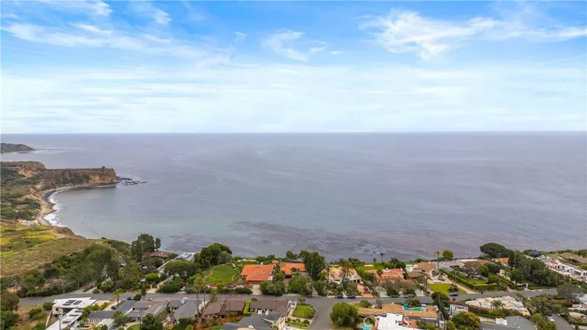 8 Clipper Road, Rancho Palos Verdes, California 90275