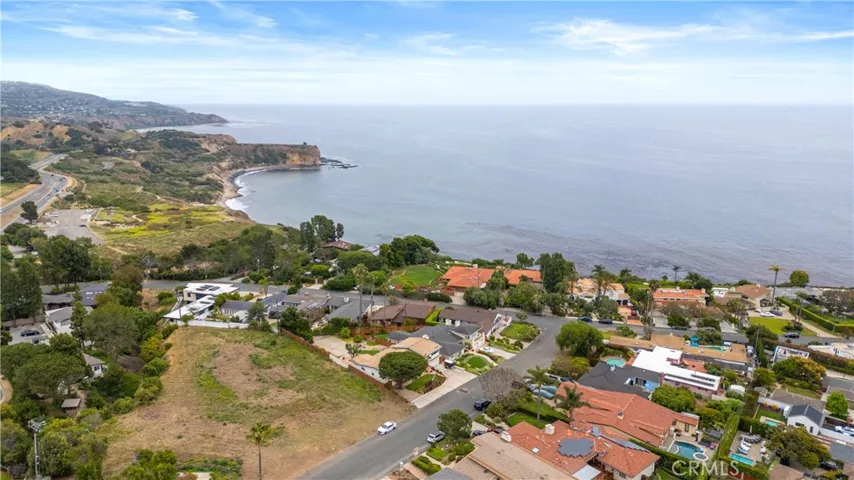 8 Clipper Road, Rancho Palos Verdes, California 90275