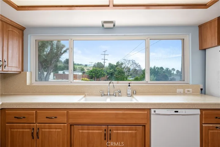 8 Clipper Road, Rancho Palos Verdes, California 90275