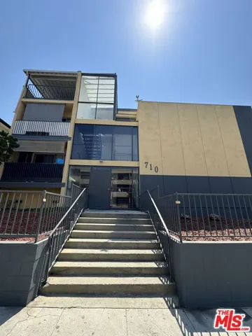 710 S St Andrews Place 11, Los Angeles, California 90005
