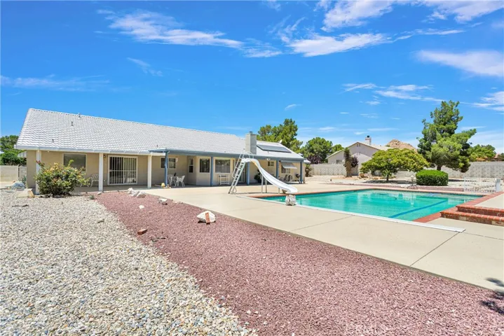 16565 Nosoni Road, Apple Valley, California 92307