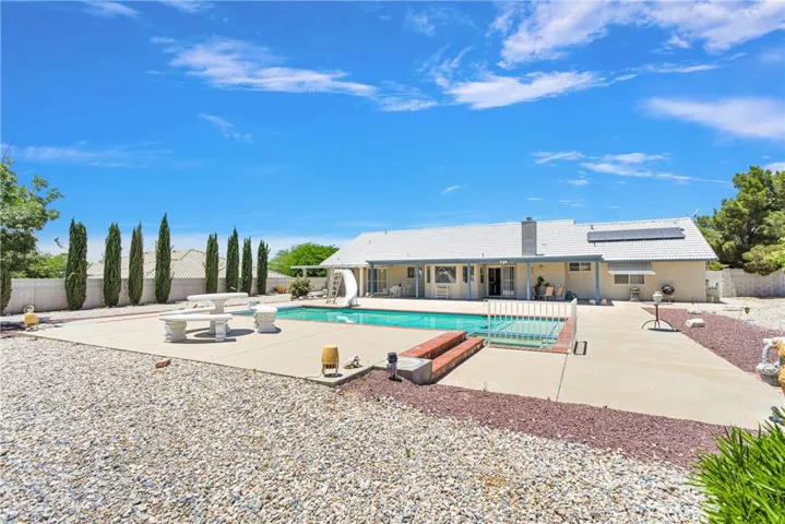16565 Nosoni Road, Apple Valley, California 92307