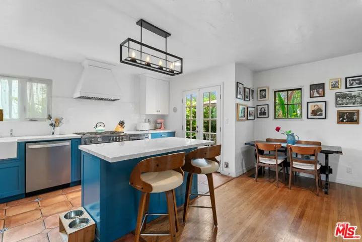 2116 Las Lunas Street, Pasadena, California 91107