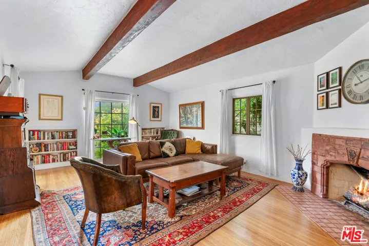 2116 Las Lunas Street, Pasadena, California 91107