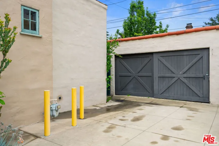 2116 Las Lunas Street, Pasadena, California 91107