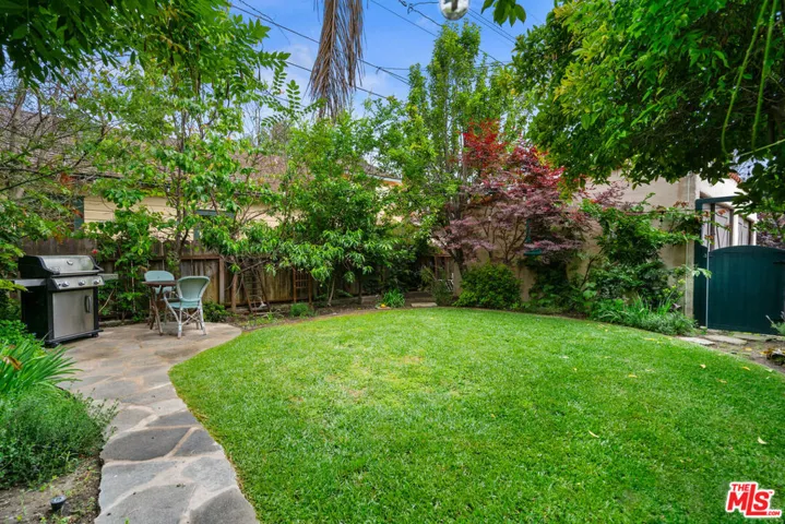 2116 Las Lunas Street, Pasadena, California 91107