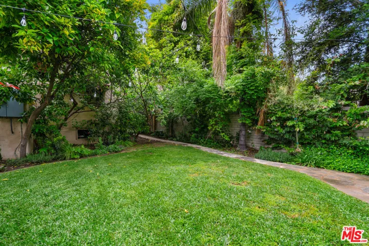 2116 Las Lunas Street, Pasadena, California 91107