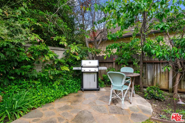 2116 Las Lunas Street, Pasadena, California 91107