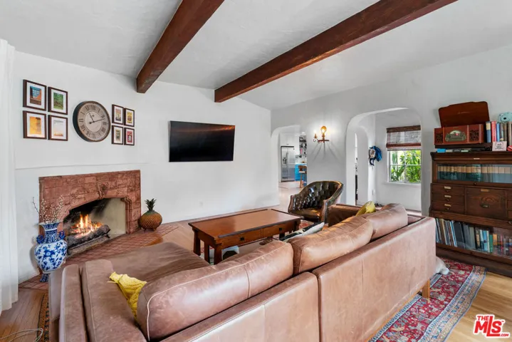 2116 Las Lunas Street, Pasadena, California 91107