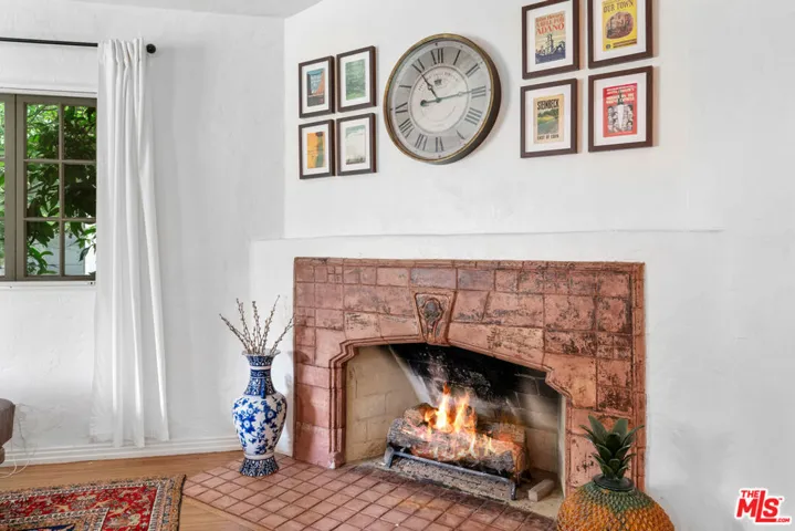 2116 Las Lunas Street, Pasadena, California 91107