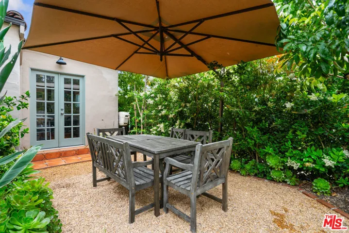 2116 Las Lunas Street, Pasadena, California 91107