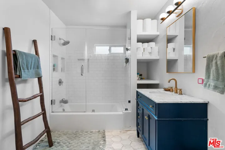 2116 Las Lunas Street, Pasadena, California 91107