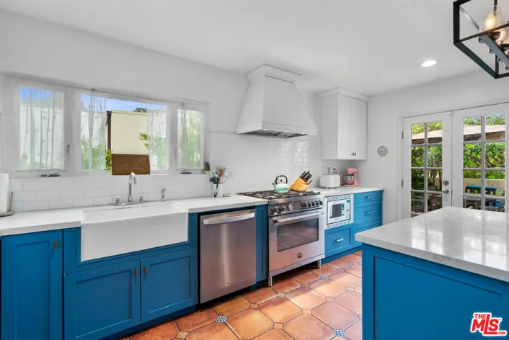 2116 Las Lunas Street, Pasadena, California 91107