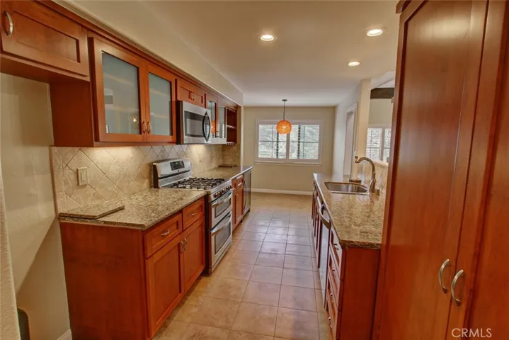 13590 Murphy Hill Drive, Whittier, California 90601
