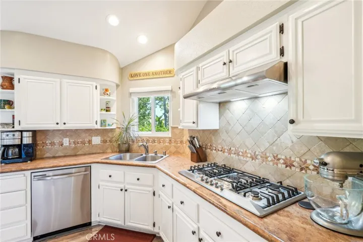31 Calle Katrina, Rancho Santa Margarita, California 92688