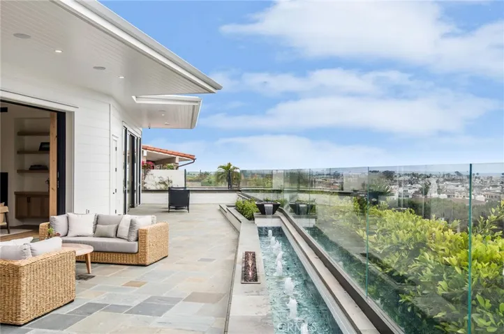 1015 Dolphin Terrace, Corona Del Mar, California 92625