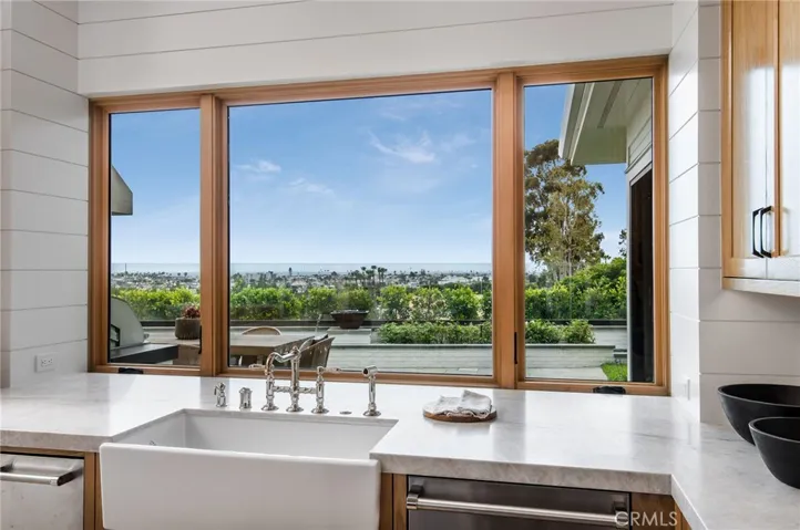 1015 Dolphin Terrace, Corona Del Mar, California 92625