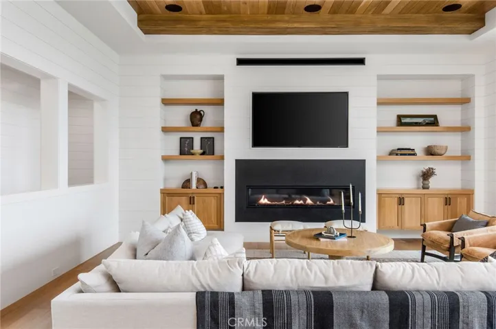 1015 Dolphin Terrace, Corona Del Mar, California 92625