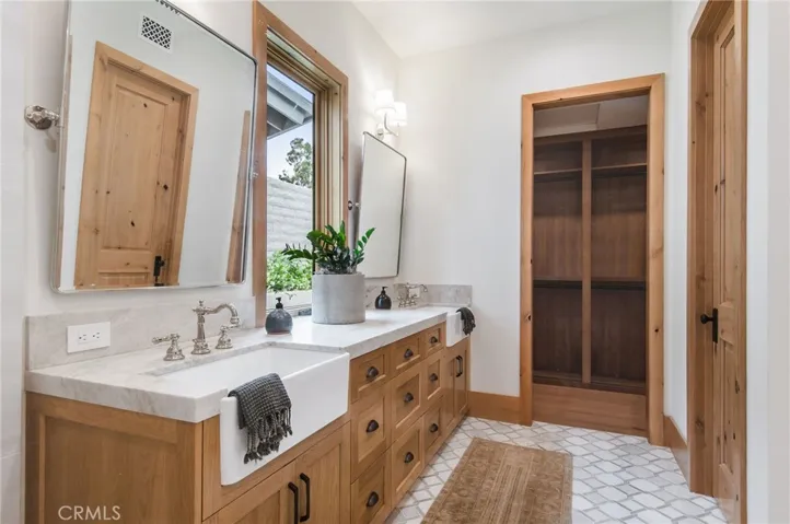 1015 Dolphin Terrace, Corona Del Mar, California 92625