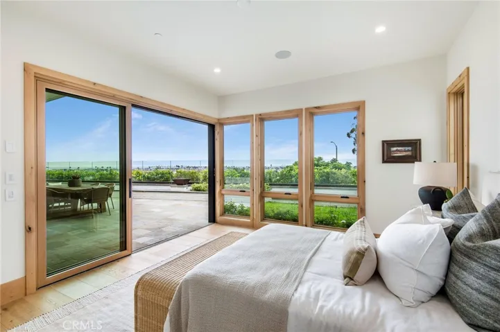 1015 Dolphin Terrace, Corona Del Mar, California 92625