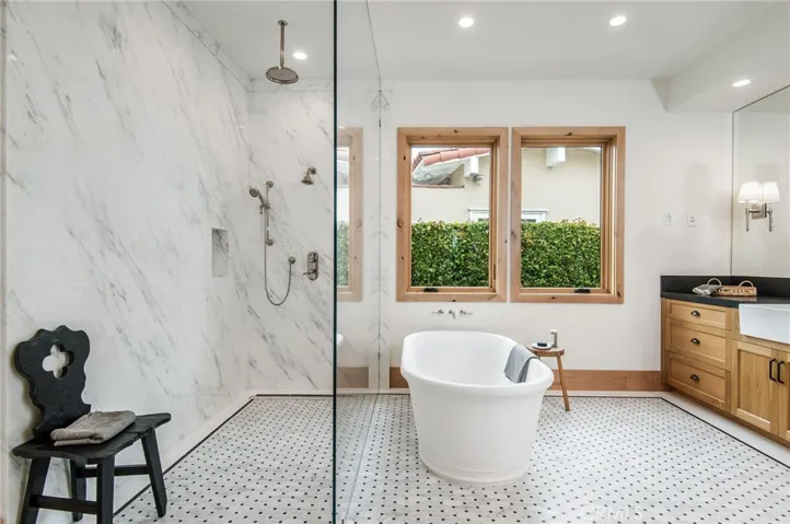 1015 Dolphin Terrace, Corona Del Mar, California 92625