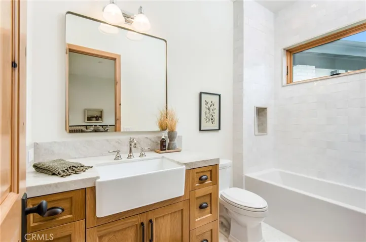 1015 Dolphin Terrace, Corona Del Mar, California 92625