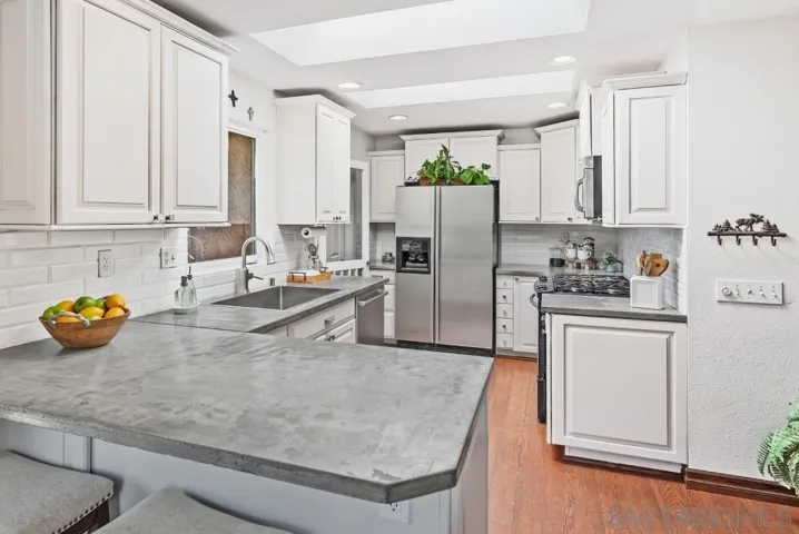 15404 Nawa Court, San Diego, California 92129