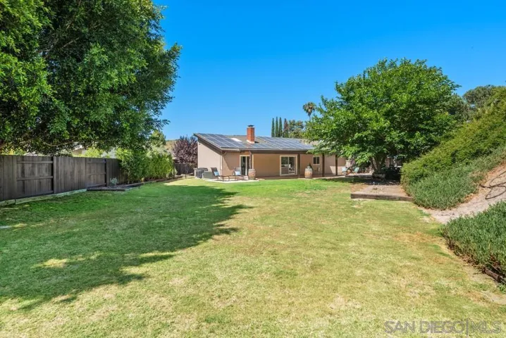 15404 Nawa Court, San Diego, California 92129