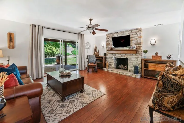 15404 Nawa Court, San Diego, California 92129