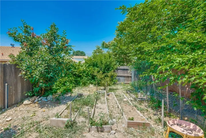 10215 Fernglen Avenue, Tujunga, California 91042