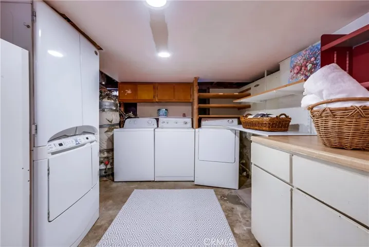 10215 Fernglen Avenue, Tujunga, California 91042